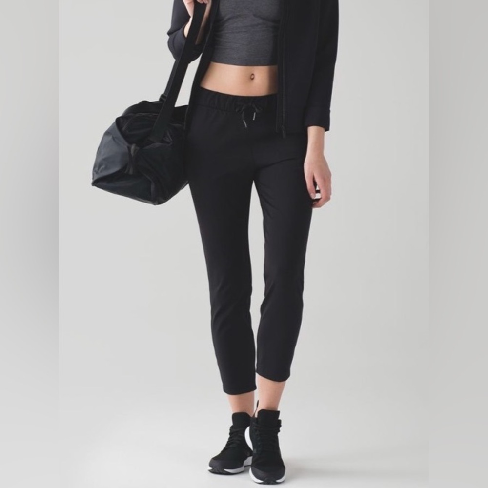 Lululemon On The Fly Pant (First Release)- Size 6